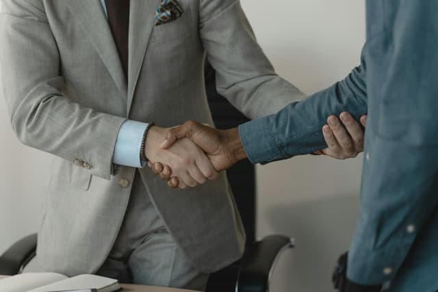 Thumbnail for 5 Best Tips When Choosing A Business Broker When Selling Your Business